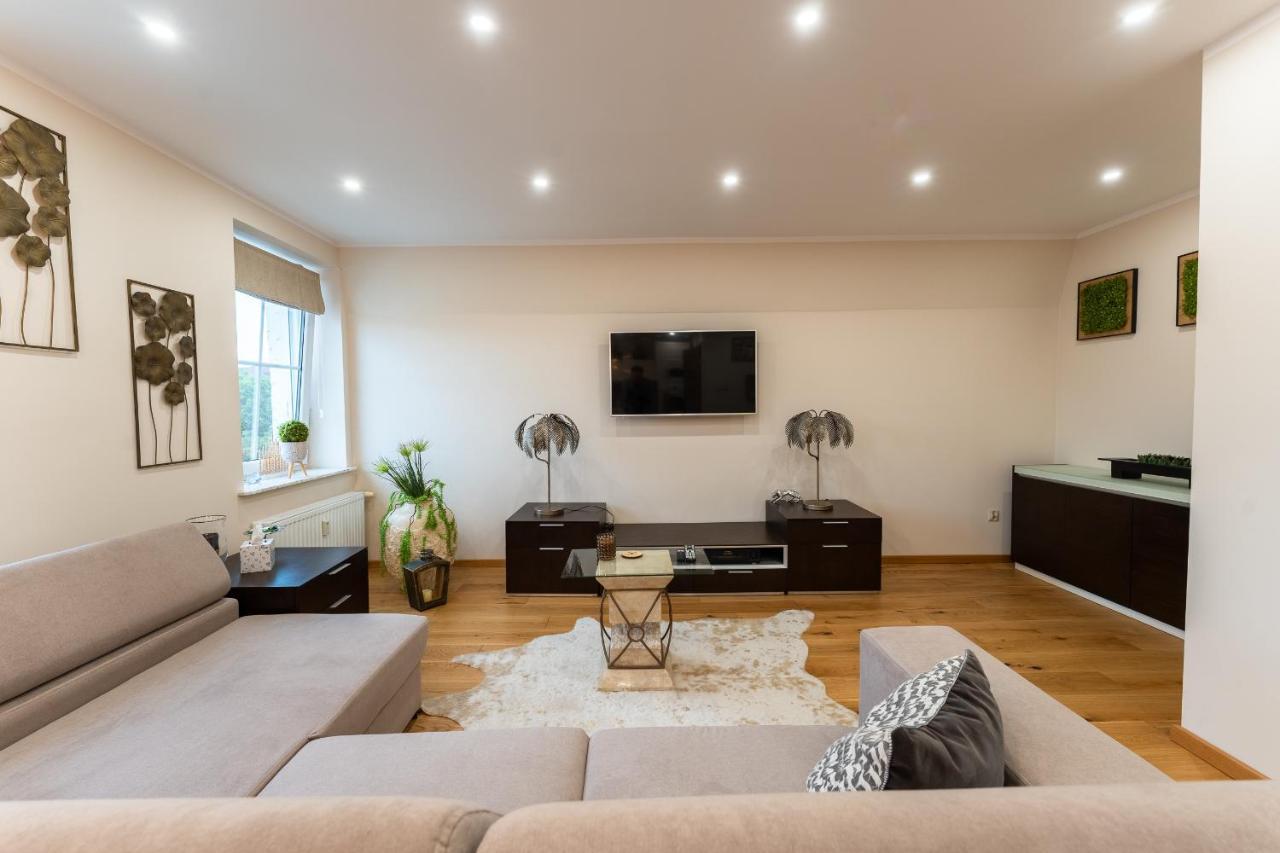 Apartament Zloty Jelonek - 4 Osobowy Na Placu Ratuszowym - Space Apart Jelenia Góra Exterior foto